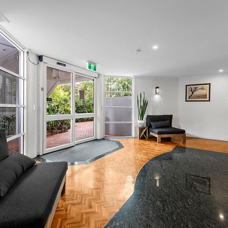 Lavish 3-Bed With Wraparound Balcony And Pool Apartment Brisbane Exterior foto